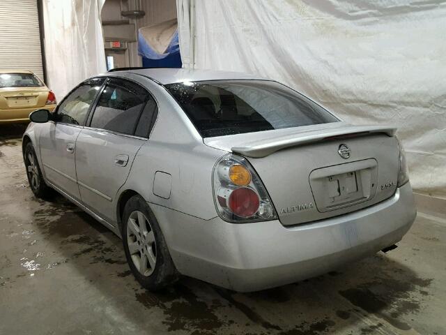 1N4AL11D82C173744 - 2002 NISSAN ALTIMA BAS SILVER photo 3