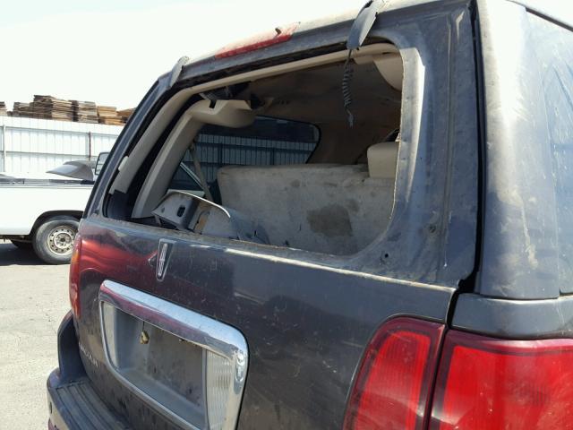 5LMFU28565LJ03951 - 2005 LINCOLN NAVIGATOR 石墨色 照片 9