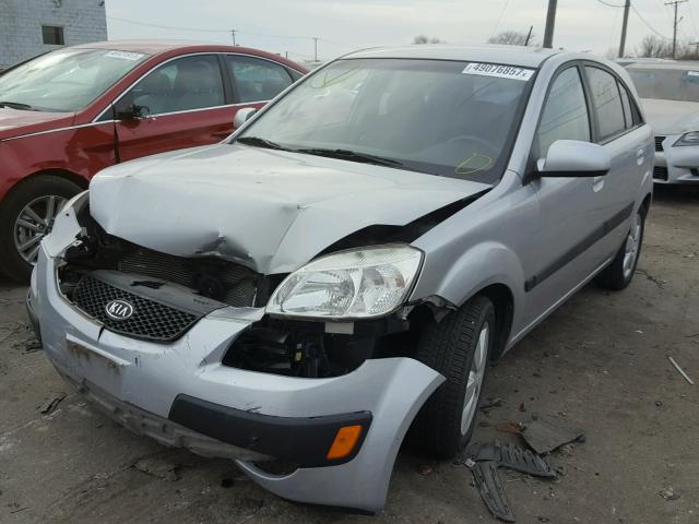 KNADE163176272314 - 2007 KIA RIO 5 SX SILVER photo 2