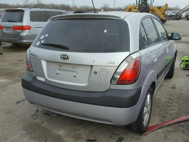 KNADE163176272314 - 2007 KIA RIO 5 SX SILVER photo 4