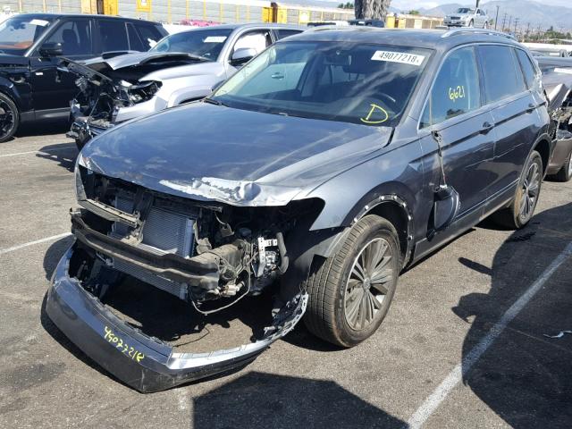 3VV3B7AX0JM049131 - 2018 VOLKSWAGEN TIGUAN SE GRAY photo 2
