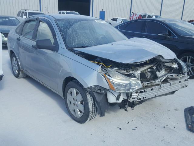 1FAHP34N99W123897 - 2009 FORD FOCUS S SILVER photo 1