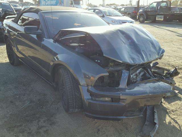 1ZVFT85H575207458 - 2007 FORD MUSTANG GT GRAY photo 1