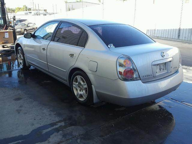 1N4AL11DX4C116657 - 2004 NISSAN ALTIMA BAS SILVER photo 3