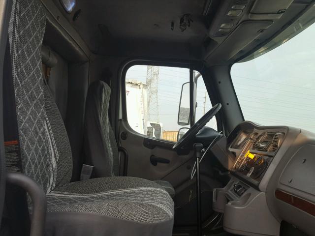 1FVACXCS77HY05088 - 2007 FREIGHTLINER M2 106 MED WHITE photo 5