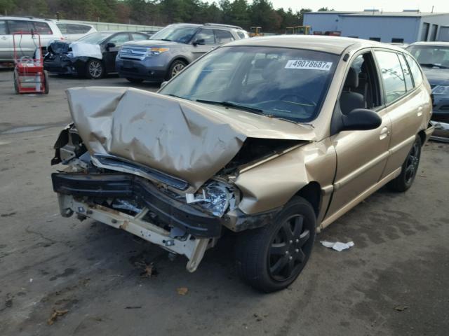 KNADC163826056135 - 2002 KIA RIO CINCO GOLD photo 2