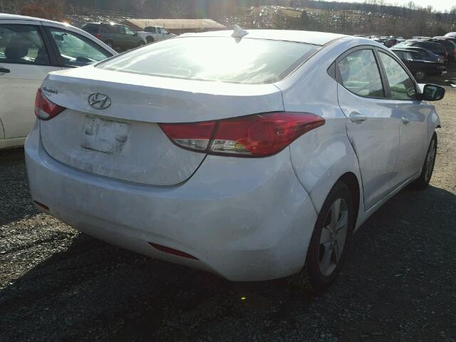 5NPDH4AE4DH447337 - 2013 HYUNDAI ELANTRA GL WHITE photo 4