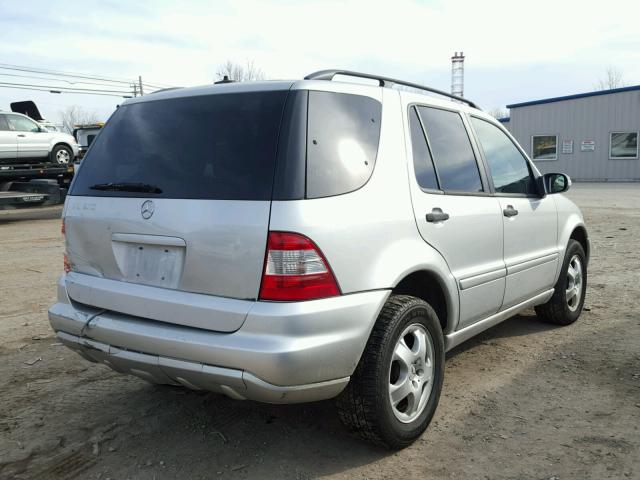 4JGAB54E72A297455 - 2002 MERCEDES-BENZ ML 320 SILVER photo 4