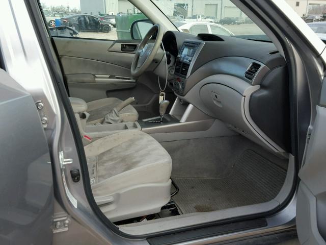 JF2SH61649H746703 - 2009 SUBARU FORESTER 2 SILVER photo 5