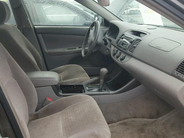 JTDBE32K630207538 - 2003 TOYOTA CAMRY LE ნაცრისფერი ფოტო 5