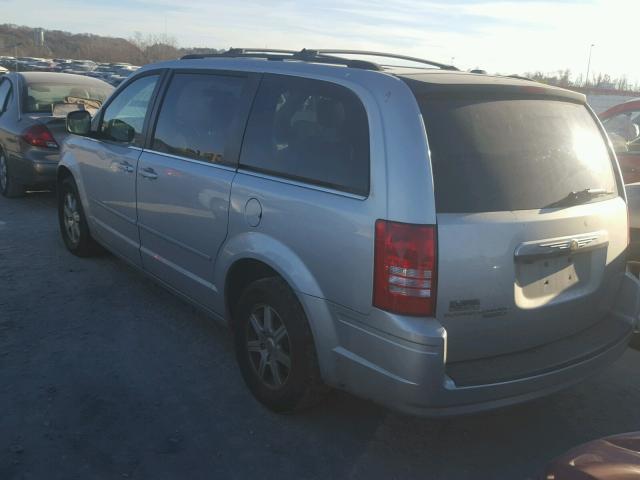 2A8HR54P88R682018 - 2008 CHRYSLER TOWN & COU SILVER photo 3