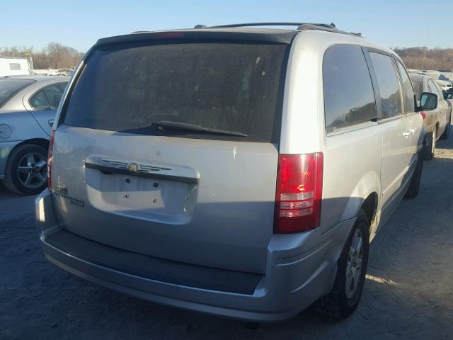 2A8HR54P88R682018 - 2008 CHRYSLER TOWN & COU SILVER photo 4