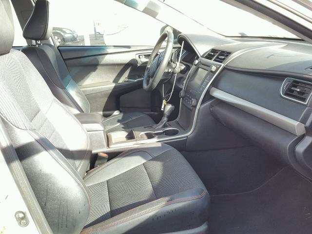 4T1BF1FKXGU181192 - 2016 TOYOTA CAMRY LE ვერცხლისფერი ფოტო 5