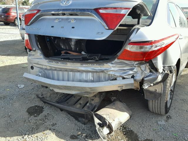 4T1BF1FKXGU181192 - 2016 TOYOTA CAMRY LE ვერცხლისფერი ფოტო 9