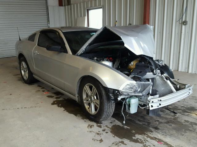 1ZVBP8AM0E5203045 - 2014 FORD MUSTANG SILVER photo 1