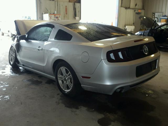 1ZVBP8AM0E5203045 - 2014 FORD MUSTANG SILVER photo 3
