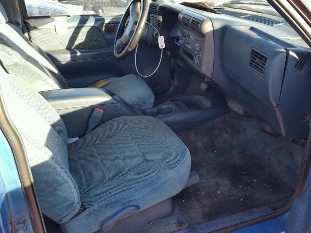 1GCCS19W4R8143083 - 1994 CHEVROLET S TRUCK S1 BLUE photo 5