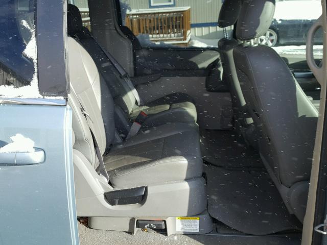 2A8HR54P38R731075 - 2008 CHRYSLER TOWN & COU BLUE photo 6