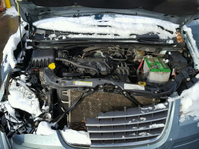2A8HR54P38R731075 - 2008 CHRYSLER TOWN & COU BLUE photo 7