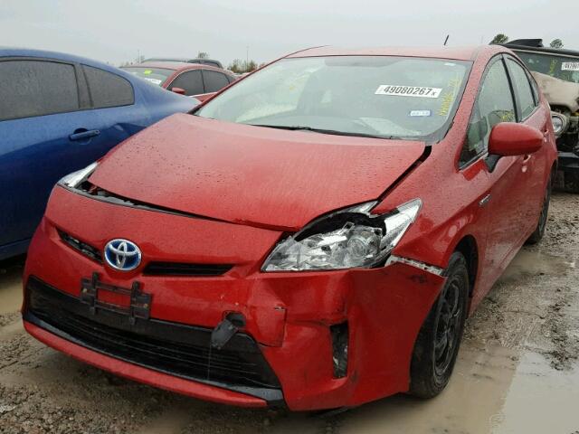 JTDKN3DU3F1933483 - 2015 TOYOTA PRIUS RED photo 2