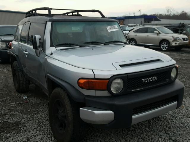 JTEBU11F170070859 - 2007 TOYOTA FJ CRUISER SILVER photo 1