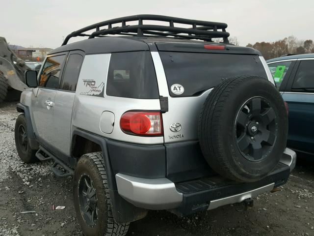 JTEBU11F170070859 - 2007 TOYOTA FJ CRUISER SILVER photo 3