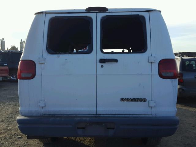 2B7HB21Y8TK175712 - 1996 DODGE RAM VAN B2 WHITE photo 9