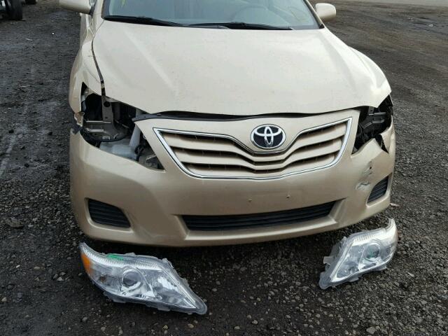 4T1BF3EKXBU204072 - 2011 TOYOTA CAMRY BASE GOLD photo 9