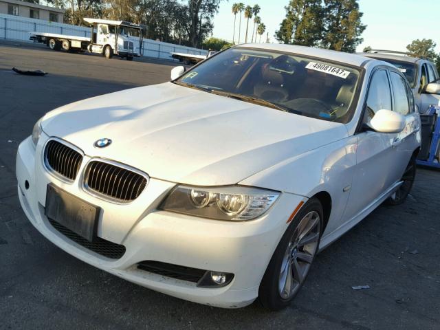 WBAPH5C53BF093640 - 2011 BMW 328 I SULE WHITE photo 2