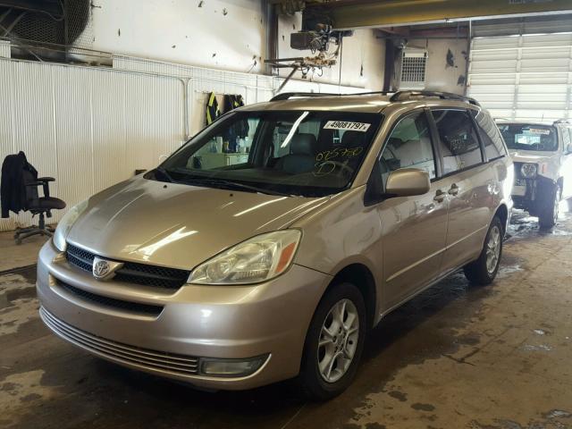 5TDBA22C54S025780 - 2004 TOYOTA SIENNA XLE GOLD photo 2