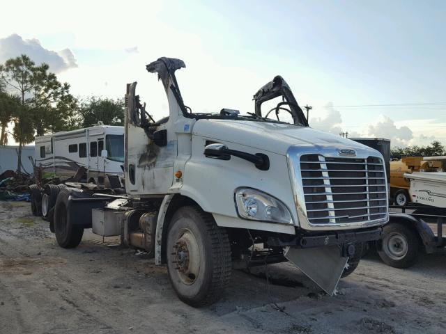 1FUBGADV5CSBD2025 - 2012 FREIGHTLINER CASCADIA 1 WHITE photo 1
