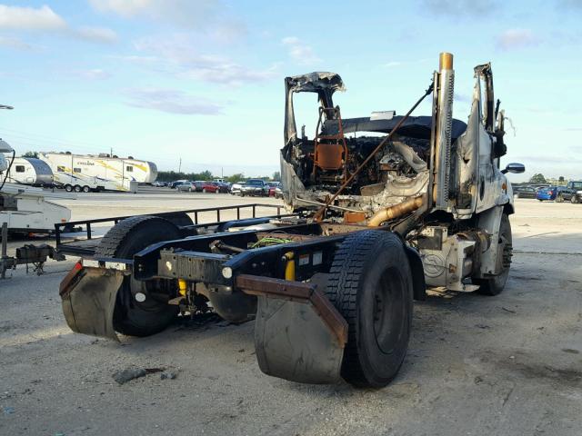 1FUBGADV5CSBD2025 - 2012 FREIGHTLINER CASCADIA 1 WHITE photo 4