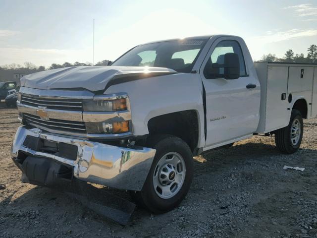 1GB0CUEG2HZ185670 - 2017 CHEVROLET SILVERADO WHITE photo 2