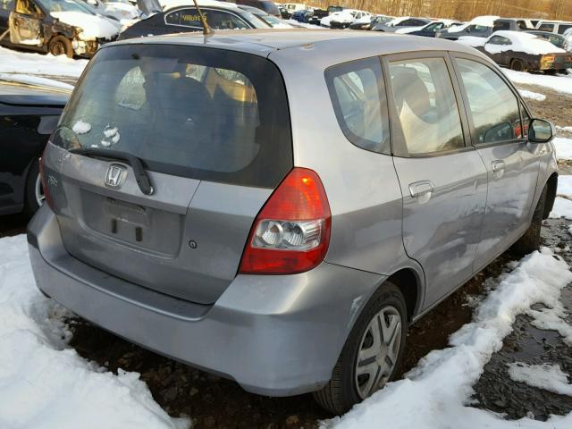 JHMGD38468S058706 - 2008 HONDA FIT GRAY photo 4