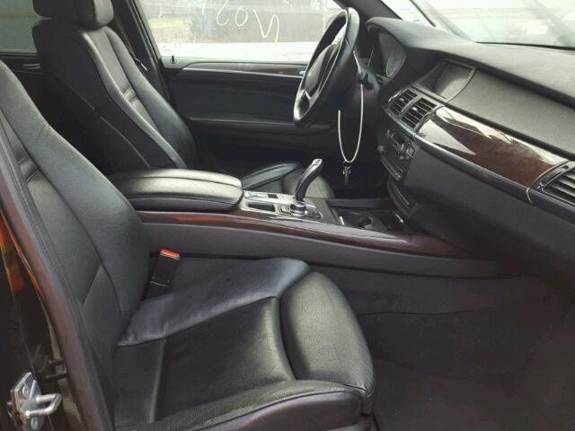 5UXFE8C5XAL310978 - 2010 BMW X5 XDRIVE4 Schwarz Foto 5