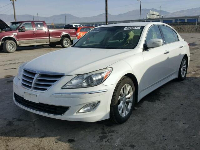 KMHGC4DD5CU193507 - 2012 HYUNDAI GENESIS 3. WHITE photo 2