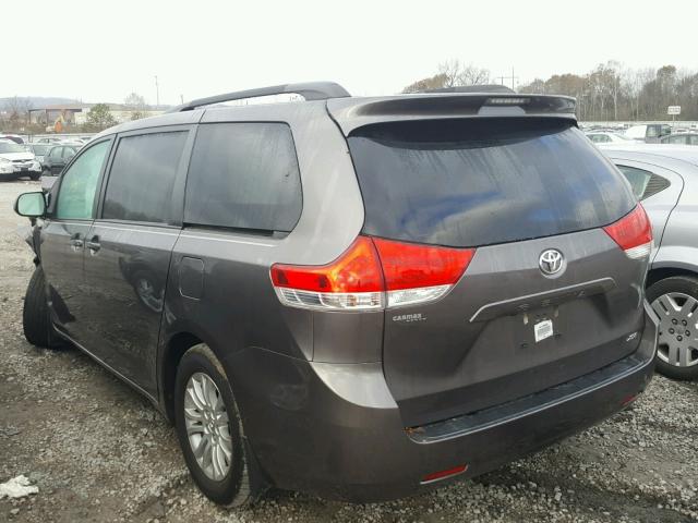 5TDYK3DC7ES429014 - 2014 TOYOTA SIENNA XLE GRAY photo 3