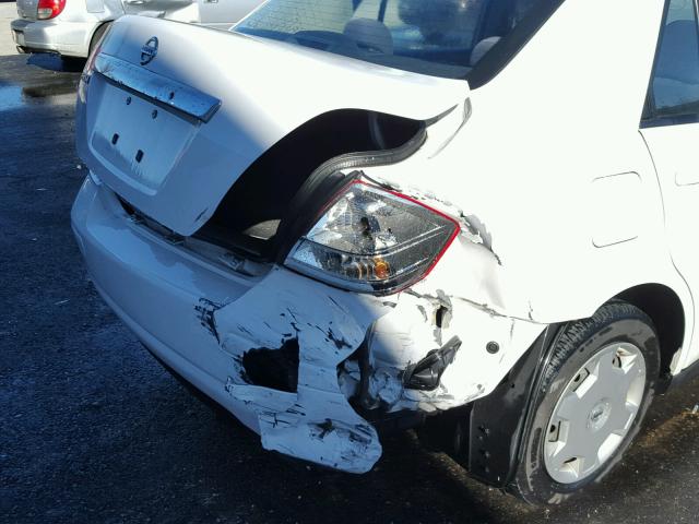 3N1BC11E49L480031 - 2009 NISSAN VERSA S WHITE photo 9