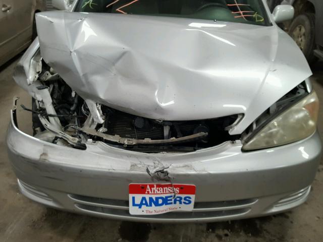 4T1BE32K23U694435 - 2003 TOYOTA CAMRY LE ვერცხლისფერი ფოტო 7