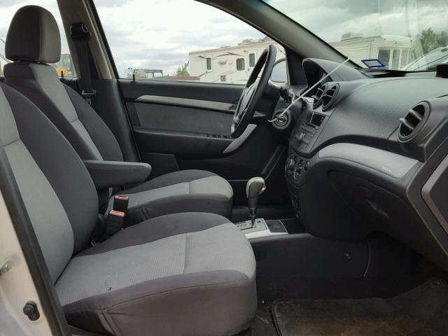 KL1TD6DE6BB131717 - 2011 CHEVROLET AVEO LS SILVER photo 5