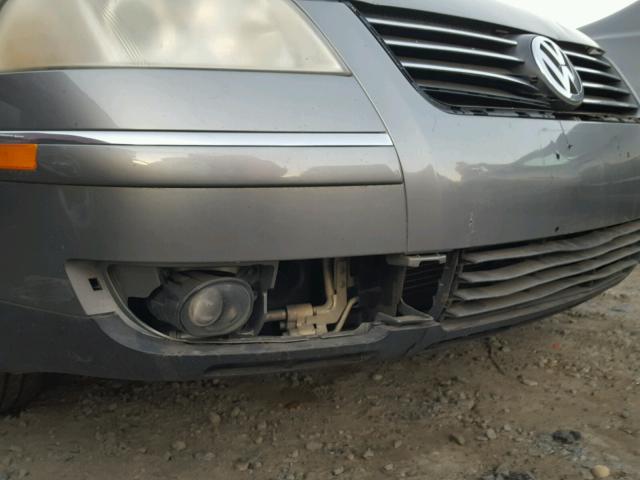 WVWAD63B25E043662 - 2005 VOLKSWAGEN PASSAT GLS GRAY photo 9