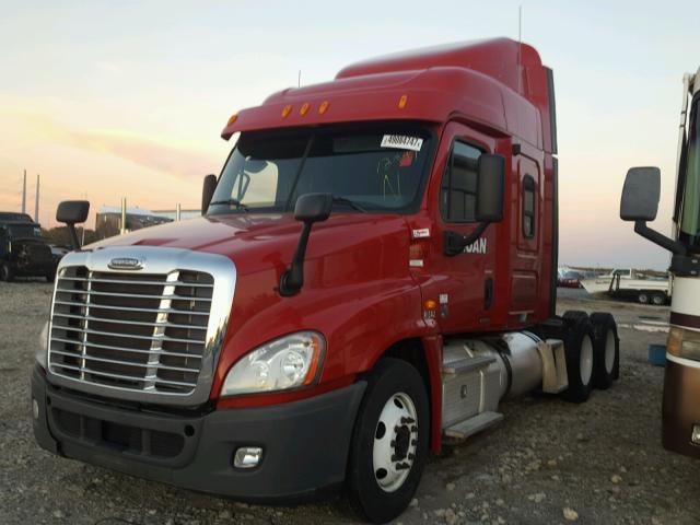 1FUJGLBG8CSBK4968 - 2012 FREIGHTLINER CASCADIA 1 RED photo 2