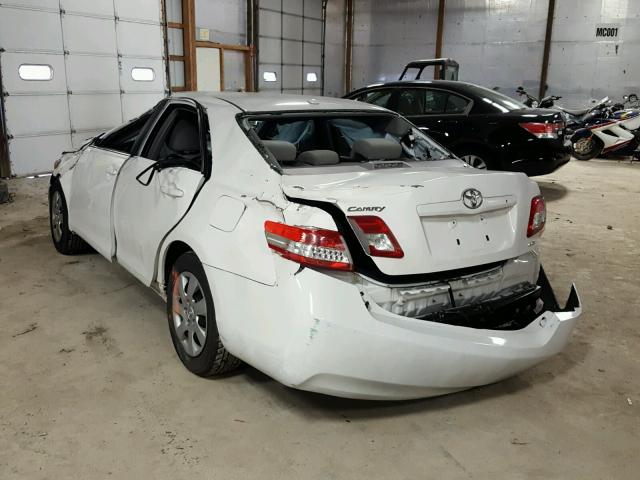 4T1BF3EK0BU660226 - 2011 TOYOTA CAMRY BASE WHITE photo 3