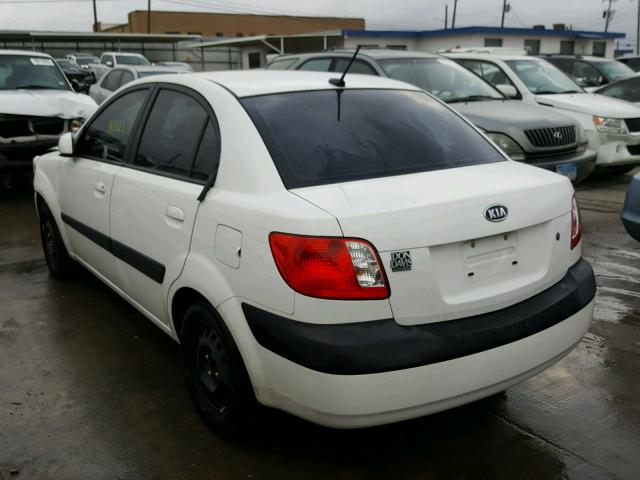 KNADE223196453413 - 2009 KIA RIO BASE WHITE photo 3