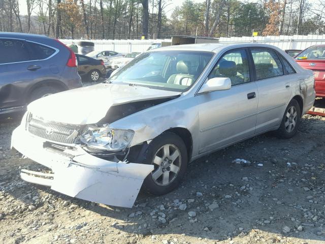 4T1BF28B02U212946 - 2002 TOYOTA AVALON XL SILVER photo 2