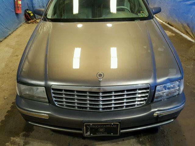 1G6KE54Y5XU713649 - 1999 CADILLAC DEVILLE DE BROWN photo 9