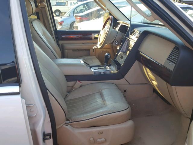 5LMFU28516LJ17192 - 2006 LINCOLN NAVIGATOR Biały zdjęcie 5