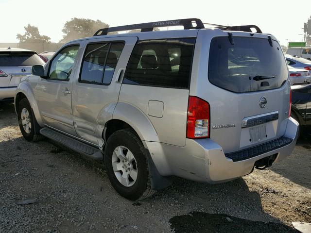 5N1AR18W76C619173 - 2006 NISSAN PATHFINDER SILVER photo 3