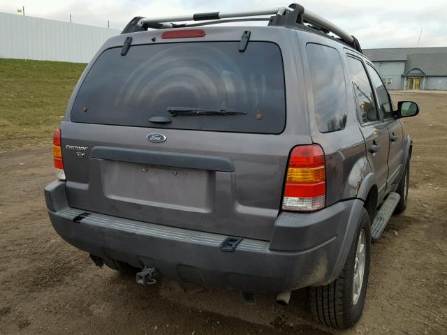 1FMYU93173KA02414 - 2003 FORD ESCAPE XLT GRAY photo 4