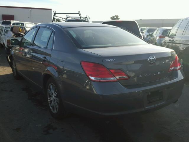 4T1BK36B56U091387 - 2006 TOYOTA AVALON XL GRAY photo 3